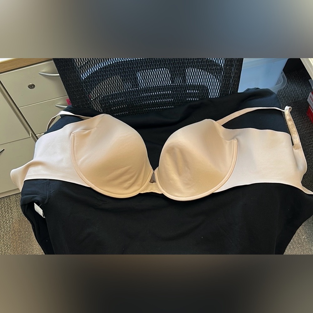 Women's Cream-colored Bra